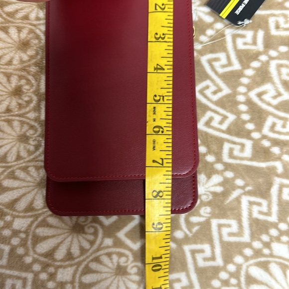 Gear Beast Cross Body Cell Phone Pouch Purse Credit Card and ID Slots With Strap - Picture 7 of 8